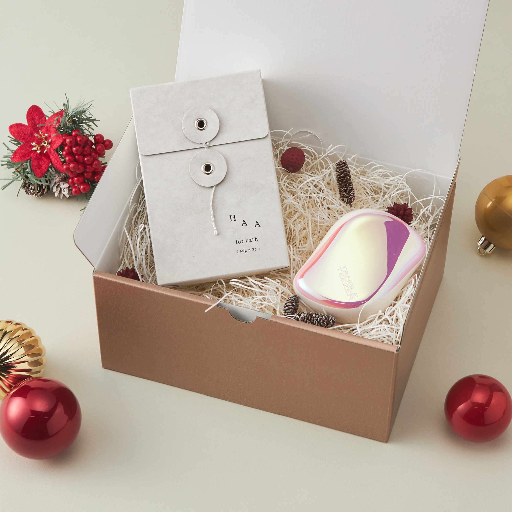 職場・会社内で贈り合うクリスマスプレゼント特集2025。気軽さを意識したギフトチョイスとはMOOD MARK IDEA ムードマークアイデア