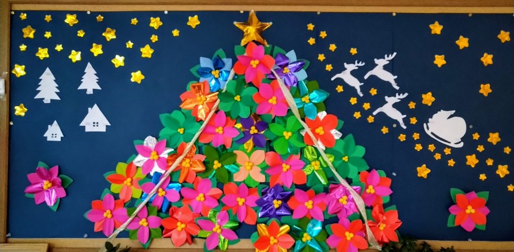 さらに特大 クリスマスツリー 壁面飾り もみの木 製作キット 冬 保育 高齢者 ペーパークラフトYahoo!フリマ 旧PayPayフリマ