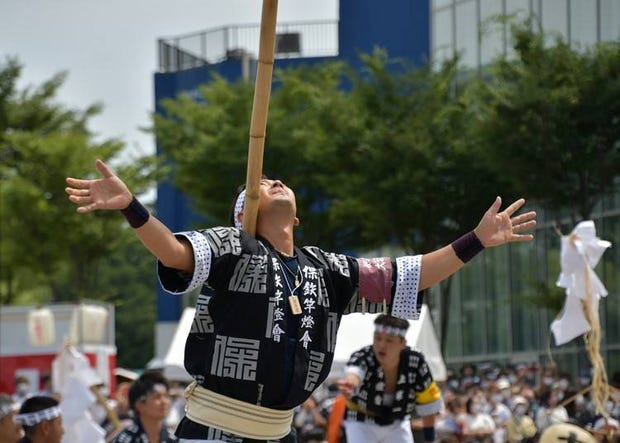 秋田竿燈まつり2025妙技と光の競演！夏の秋田を彩る伝統行事秋田県秋田市青森県十和田市から情報発信！とわこみゅ