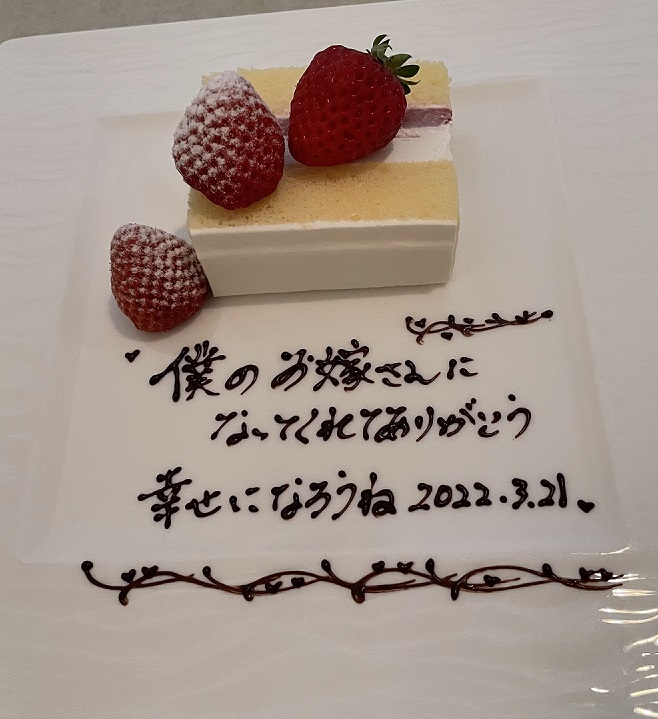 結婚報告フォトにおすすめ♡ デザートプレート・ケーキ を使ったフォトアイデア40選ウェディングニュース