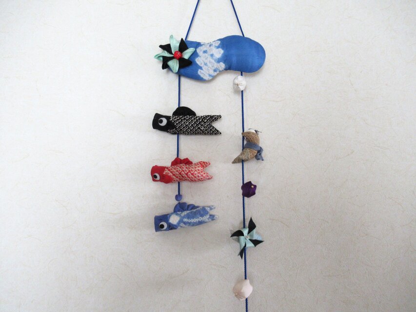 鯉のぼりの吊るし飾り 青ちりめん細工 輪飾り 端午の節句 こどもの日 端午の