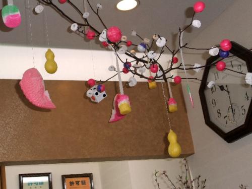 和紙の切れ端を、小正月の餅花飾りに。エクスプランテ