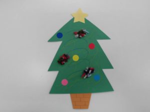 シール貼り台紙 リースのシール貼りで色と数の知育遊びouchiedu