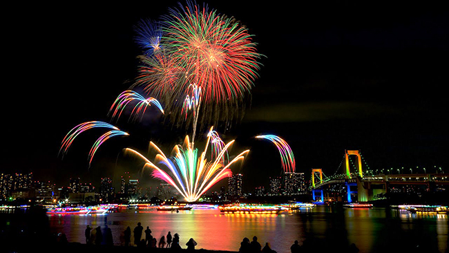 お台場レインボー花火 東京屋形船案内