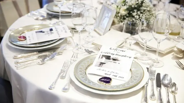 結婚式でのテーブル装飾アイデア集！花を使わない装飾のバリエーション！ – Marry.Gift