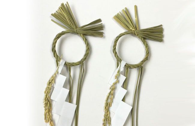 正月飾りとしての御幣鏡餅としめ縄かざりについて - カタクル