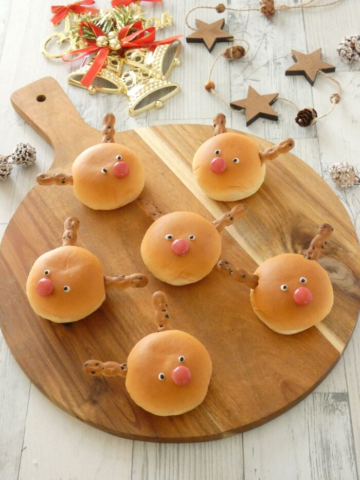 円筒ケースでトナカイのケーキ