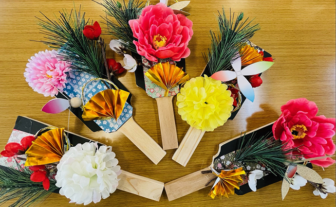 今年も完成〜😊 森之宮苑名物！！ 職員の手作り神社です😂 ほぼダンボールで作りました♪ 明日入居者様に見てもらいます😝コロナ禍でなかなか外に出られない皆様に少しでも正月気分を味わってもらいたいですね🤭社会福祉法人 平成福祉会 特別養護老人ホーム 平成森之宮