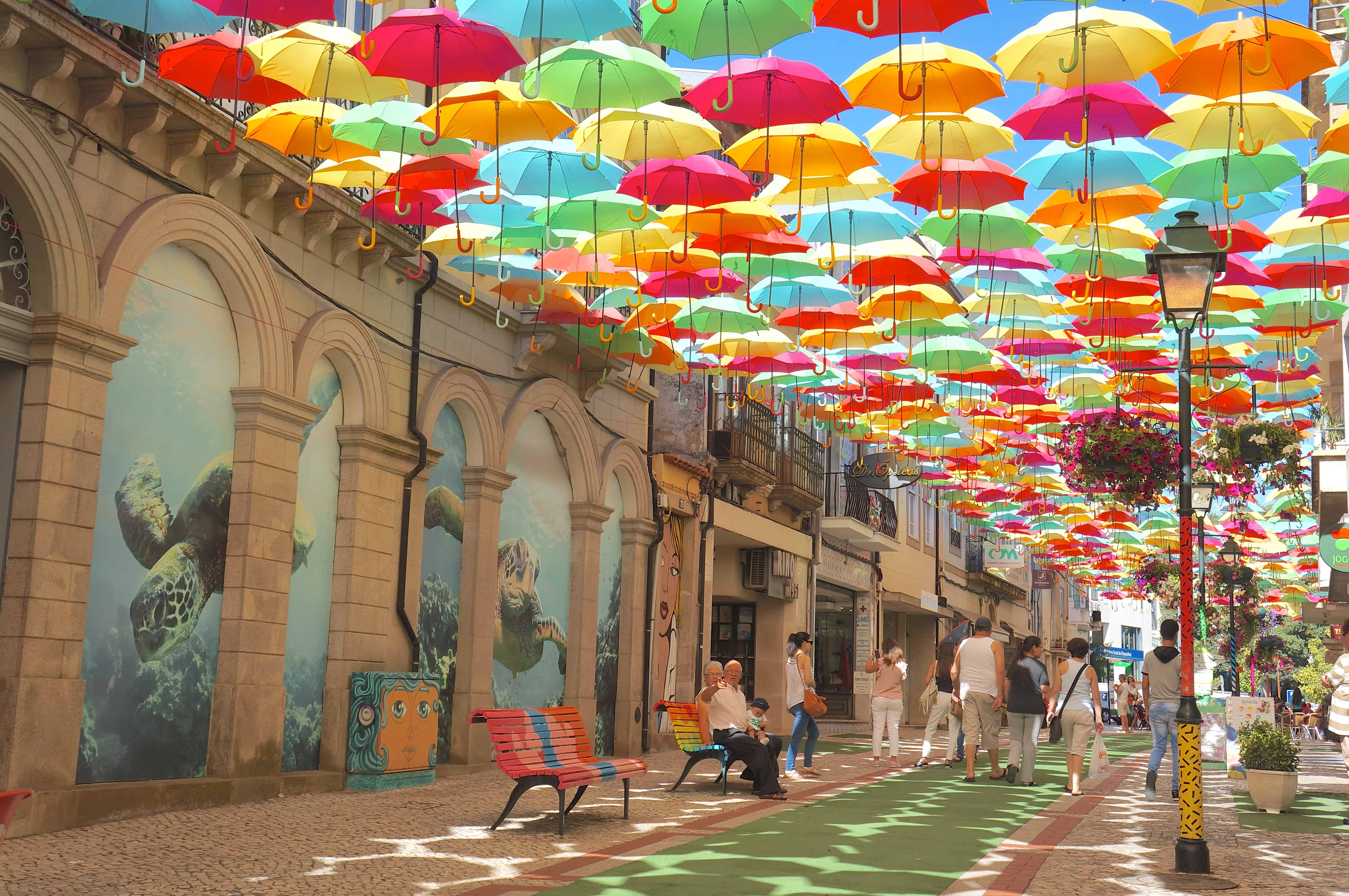 ポルトガル旅行 アゲダの傘祭り アクセスや行ってみた感想 - はちログ