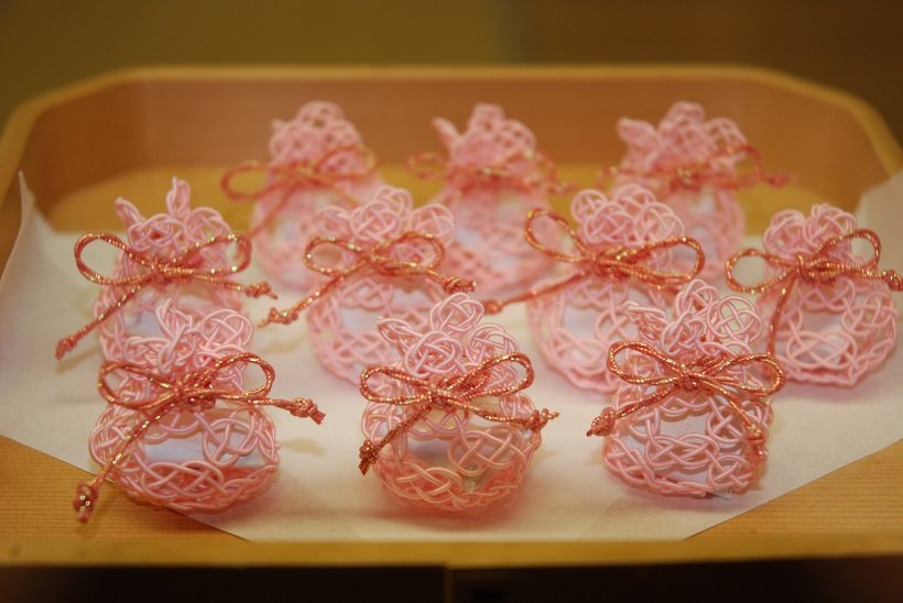 楽天市場 ＼大収穫祭セール最終日☆4.3 ランキング1位受賞お宮参り フードセット 通年用 日本製 男の子 ４点 正絹 大黒帽白産着小物 帽子 よだれかけ お守り 扇子 礼装 赤ちゃん 男の子 男児 : 着物なごみや