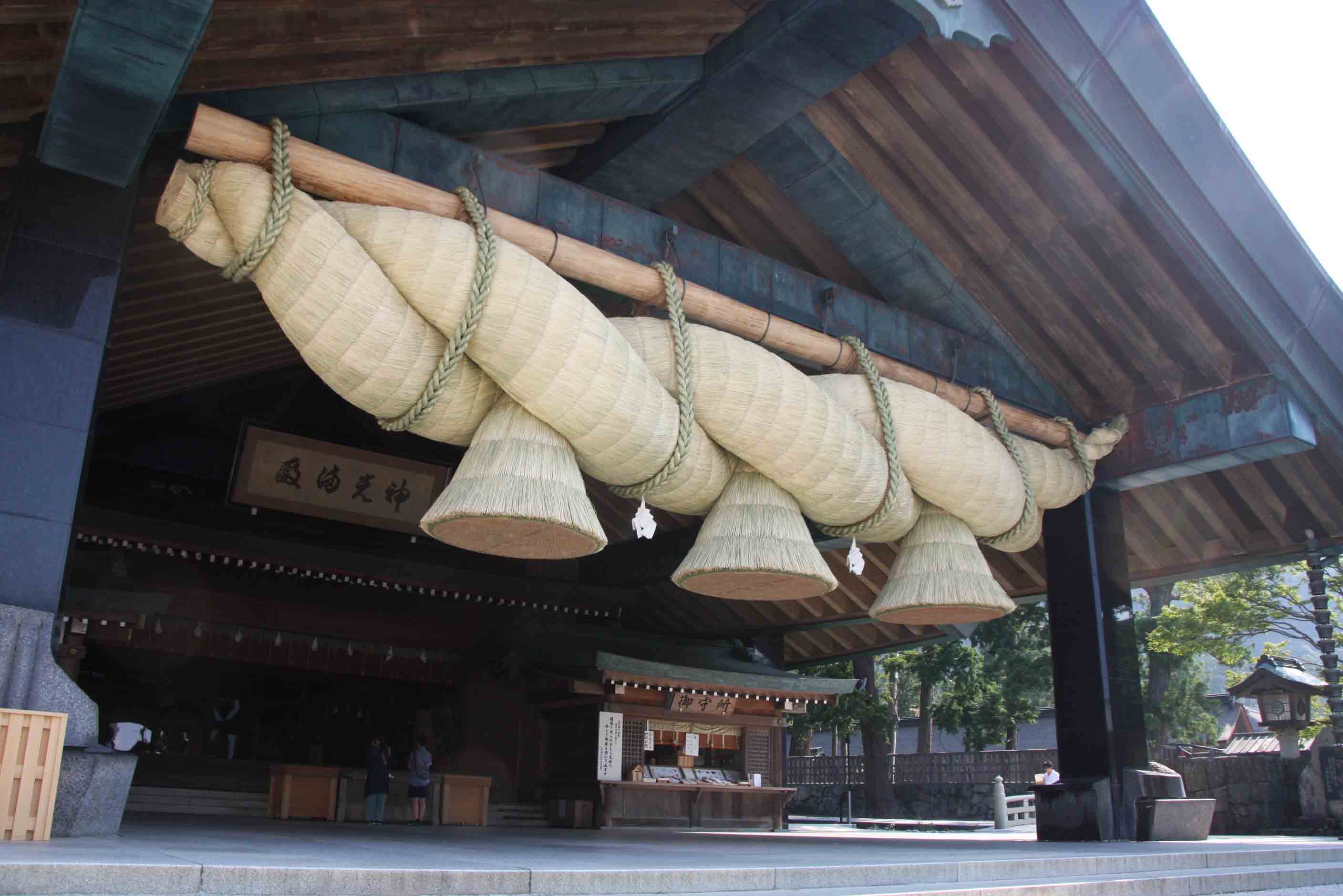 しめ縄」にはどんな意味がある？起源と由来・種類を詳しく解説