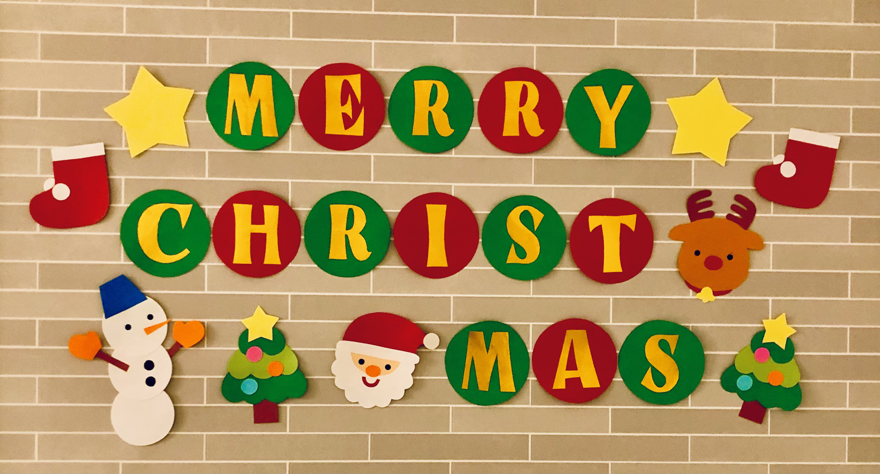 おしゃれな♪クリスマス MERRY CHRISTMAS 英語の文字 イラスト商用フリー 無料 のイラスト素材なら「イラストマンション」