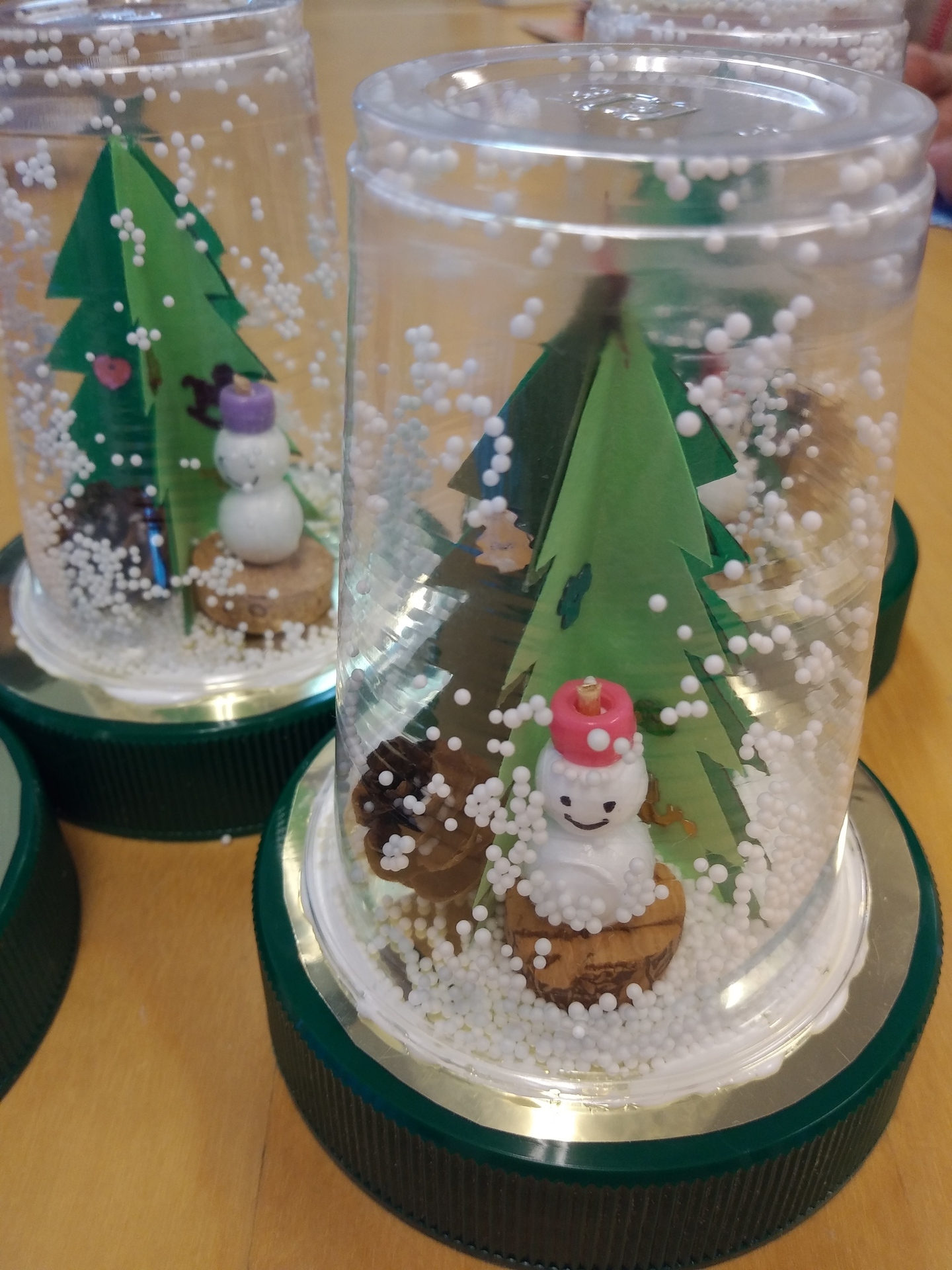 風船を使ったクリスマス集団レクリエーション 高齢者レク