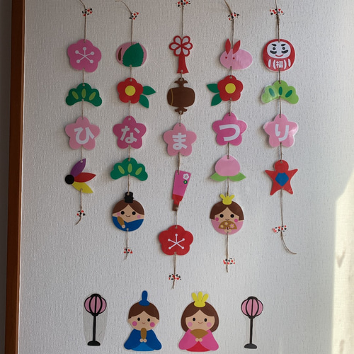 2016.2.11 つるし飾り全部7.5㎝の折り紙で折っていますリースもいいけど、つるし飾りも楽しい! Ornaments hanging forHinamatsurigirl's festival折り紙 origamiひな祭り 吊るし飾り 華やか 7連 紅白くす玉お花??ひな祭り正月飾り