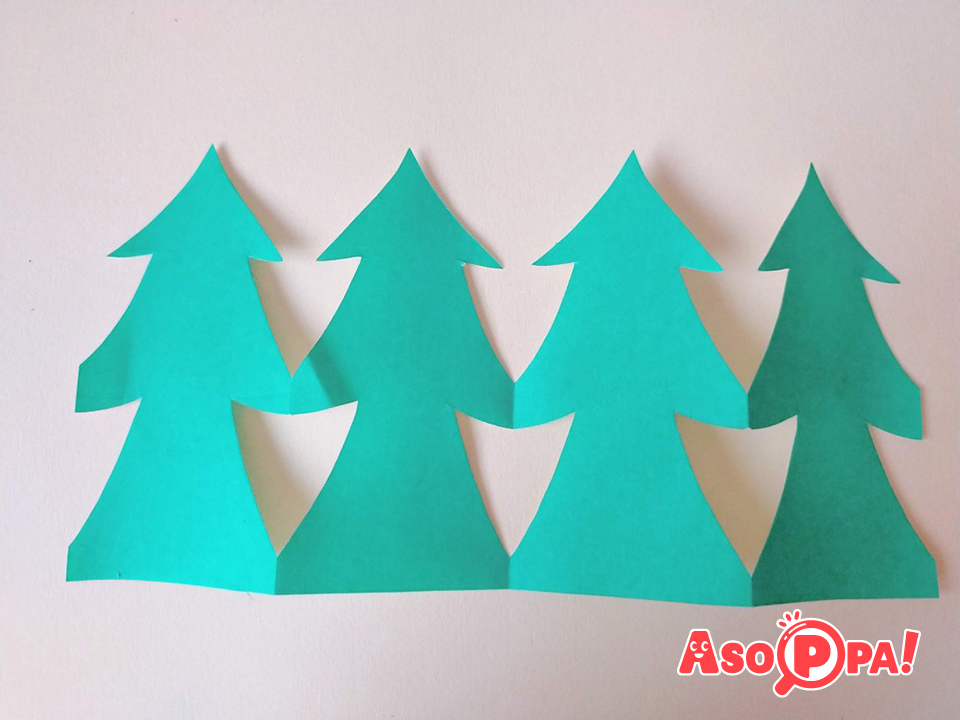 折り紙 切り絵 Origami クリスマスツリーを簡単切り絵で！1分で作成！！親子でつくてみよう