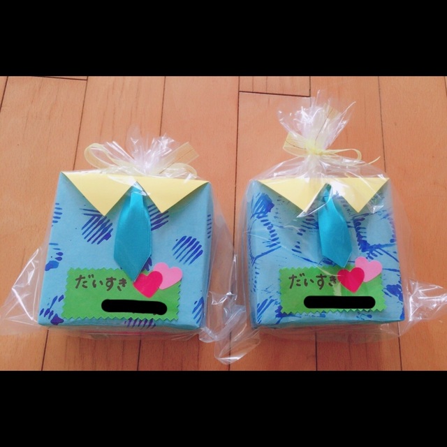 𖤣𖥧𖥣｡ ▷ 父の日せいさく 柿の種風キーホルダー🔑 参考にしてください𓂃𓈒𓏸 作ってみたよ！というかたはぜひ DMで教えてください♡みんなの作品見せてね🥳 コメントや質問も待ってまーす ✈︎ * * ご覧いただきありがとうございます𓅯