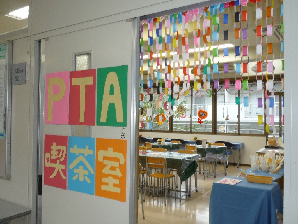 文化祭の装飾を華やかに魅力的なアイデアとアイテムを紹介等身大パネル5,300円台〜！パネル印刷なら パネルプラス