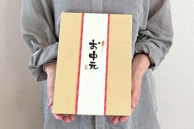 質問です。仕事上、熨斗を貼る事があるのですが写真の様なセロテ- Yahoo!知恵袋