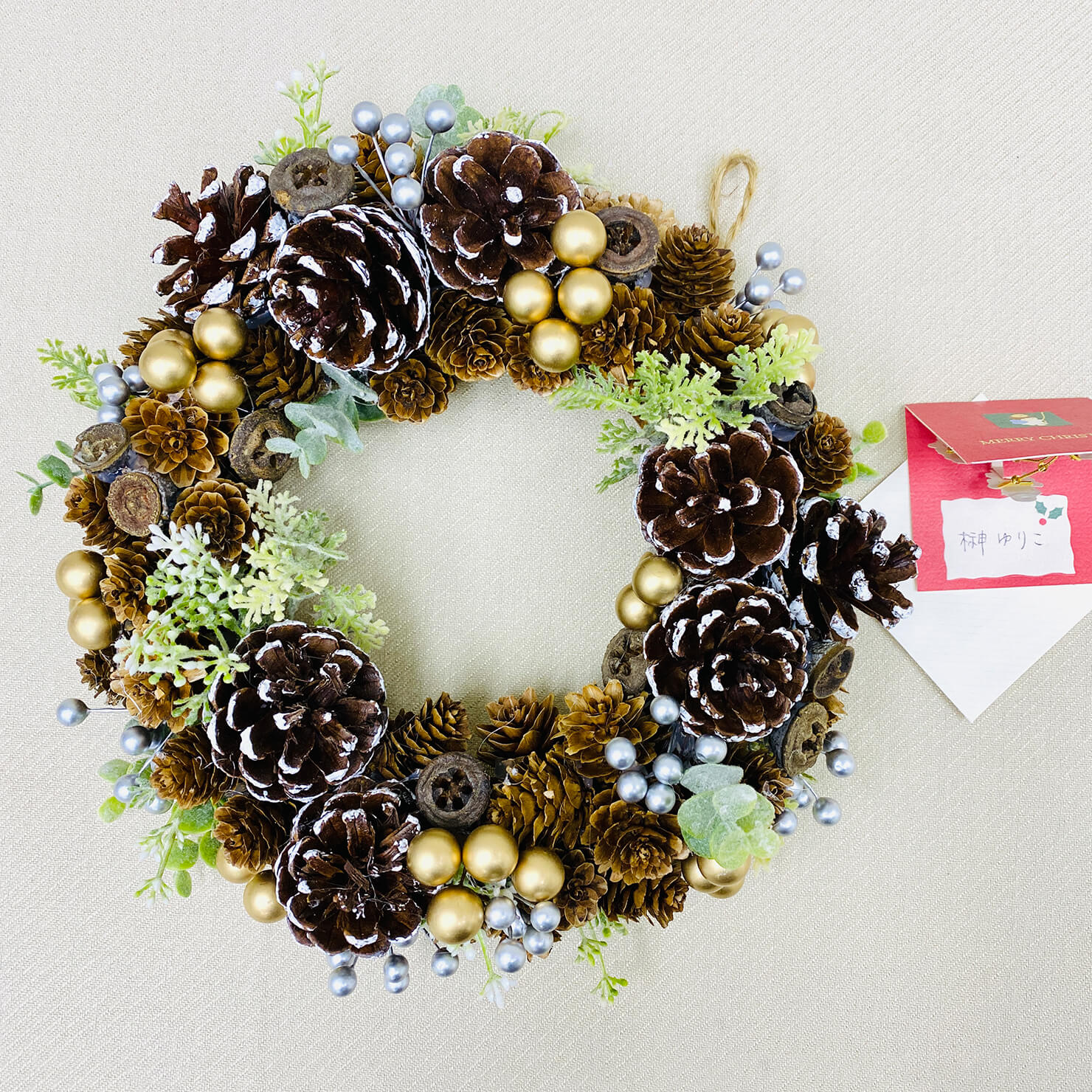 100均素材で10分で出来る簡単クリスマスリースの作り方不器用さんのハンドメイド