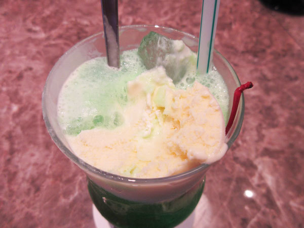 閉業 松坂屋『昭和ロマンス』レトロ喫茶店オープン！ジュークボックスやインベーダーゲーム昭和に浸れる空間！おいしいなごや