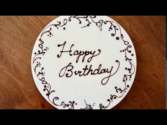 birthday plate 〜 この間、5歳になる女の子のバースデープレートを作成しました。 毎回絵を描いてる訳ではないですが、時間があったり、チョコペンがたくさんある時は、 デコを多めに描いたりしています♪ 対象の方のお名前やご年齢など、ご要望に書かれていると