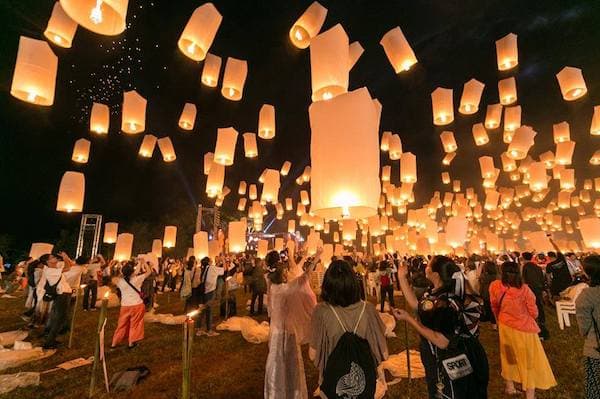 コムローイ祭りは非日常感が魅力！見どころや起源などを解説NEWT ニュート