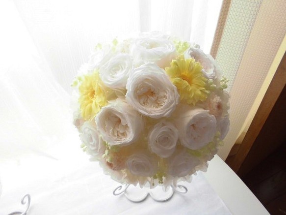 花,、結婚式、エッグイエローの大きなバラ、ワイン＆ブラウンの桜、ピンクの忍び寄る女性のための3つのペーパーフラワーブートニエール。 - ショップmakemefrompaper ブローチ - Pinkoi