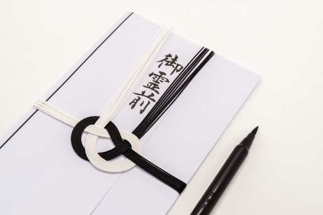 香典返しの熨斗 掛け紙 は薄墨で書くの？のし紙の書き方とマナーを解説