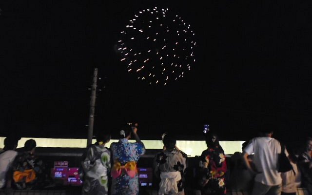 2024 第44回三浦海岸納涼まつり花火大会が本日開催！水中孔雀は必見夜景FANマガジン