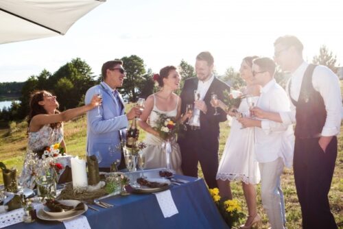 ガーデンウェディングは前撮りで、ナチュラルな二人を残そう今どきウェディングの最新情報と結婚準備完全ガイド「Pridal