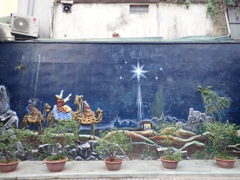 ハノイ観光には欠かせない、街歩きの中心エリアにたたずむハノイ大教会ベトナビ