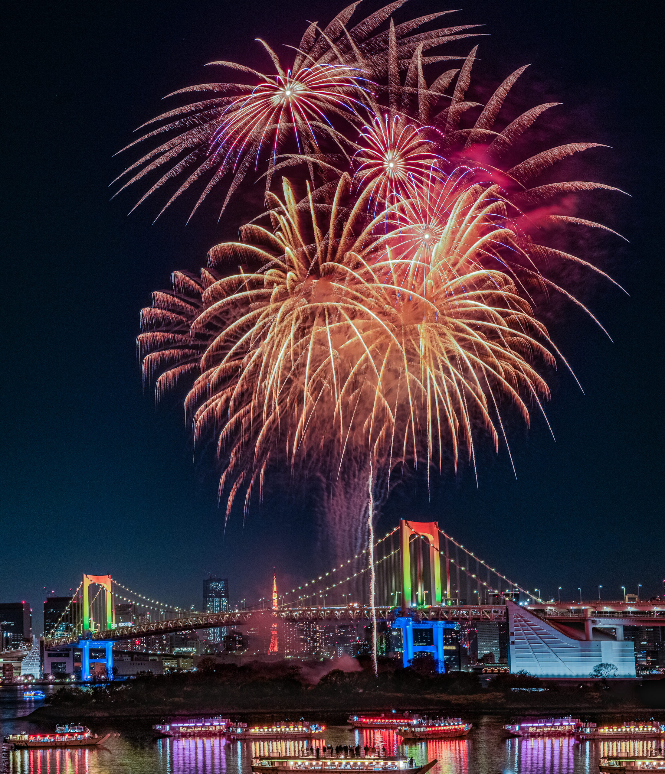 テレコムセンター 展望室からの お台場レインボー花火2022花火お台場Digital Life Innovator