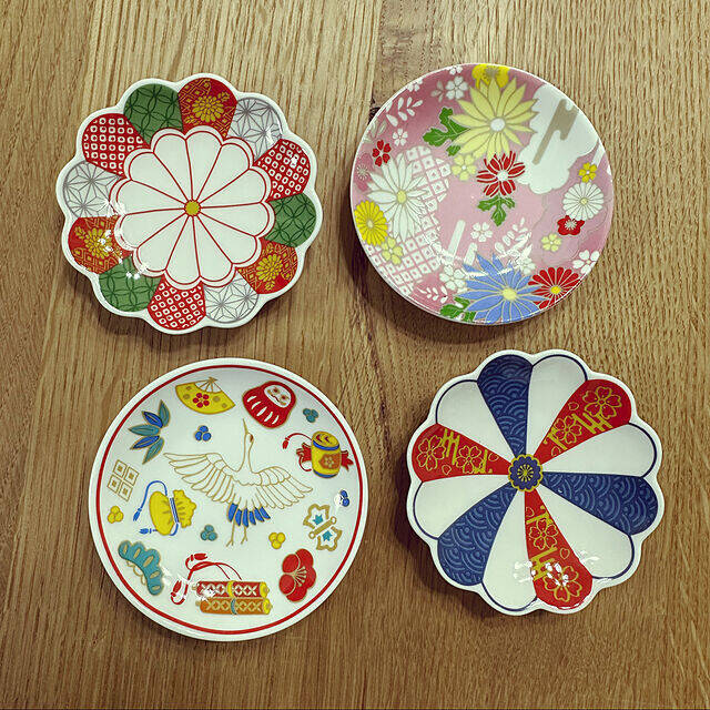 セリアで購入したお正月用の器。 100円に見えないなんて時代だ！！ ・セリアセリア新商品セリア購入品お正月料理お正月お正月準備ワンプレートおせちうつわ好きうつわのある暮らしライブドアインスタブロガーライブドアブログ公式ブロガ