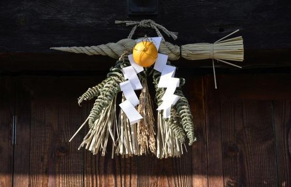 これで解決！ 正月に欠かせない「しめ縄」の意味と種類。株式会社アミナコレクション
