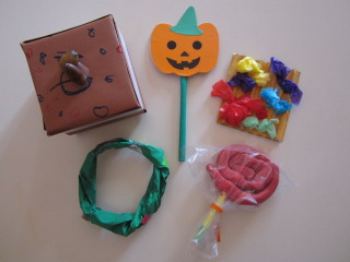 ハロウィーンのお菓子入れ、紙皿や牛乳パックで簡単製作みんなの幼児と保育