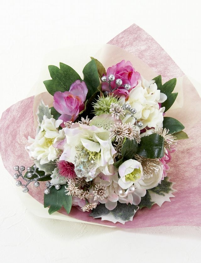 いつもの花束💐, MERCIガーデンのクリスマスローズが, きれいに咲いてます,北九州 ,花屋 ,花のある暮らし ,花束,バースデーブーケ ,bouquet,クリスマスローズ,フランネルフラワー ,花あそび,春の花 ,ギフト,誕生日,プレゼント