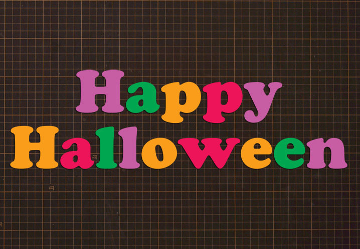 ギザギザの枠と「HAPPY HALLOWEEN」の文字イラスト無料のフリー素材 イラストエイト