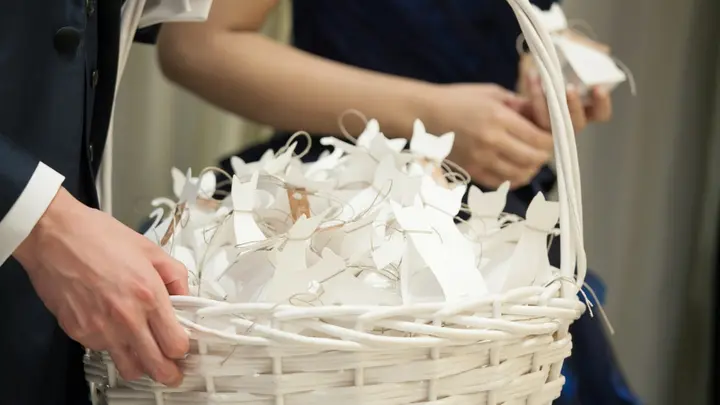 旅行を結婚式の引き出物で送る場合はカタログギフト？旅行券？カタログギフト比較 結婚式の引き出物