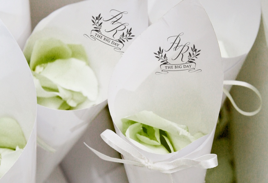 チャペル装花はいらない？ 装花の相場一覧と節約方法結婚式場の選び方