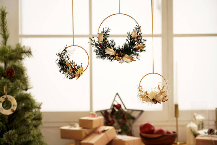 壁面に手作りクリスマスツリーで壁飾りInterior Design Box 海外の使えるインテリア術