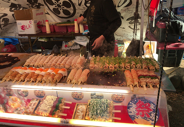 くらやみ祭りの屋台2024！時間や場所、メニューなどを徹底紹介！境内に集結する500もの出店は見逃せない！明日使える話のネタ