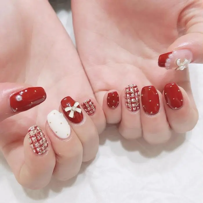 右手はクリスマスツリーやん🎄🎄🎄🎄🎄❤️ かわえええええ🎅ワンカラー艶マグネットネイルフレンチネイルオーロラパウダーぷっくりネイルミラーネイルニュアンスネイル大人ネイル上品ネイル川口元郷川口市川口駅川口ネイルサロン南鳩ヶ谷