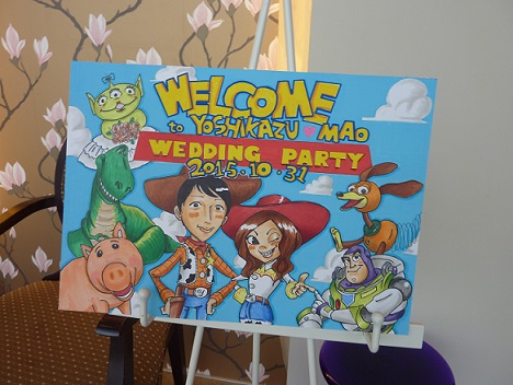 友達の結婚式の招待状👰‍♀️, 新婦がいちばん好きな, ポテトヘッドを描いてみました🥔, ウッディとか描いたの初めてなので,細かいところが誤魔化せるシルエットにしました笑, 本当に楽しみなのでこれを見て, 喜んでくれたら嬉しいなー🥰,招待状招待状アート色鉛筆トイストーリーポテトヘッドポテトヘッド夫妻ウッディシルエット