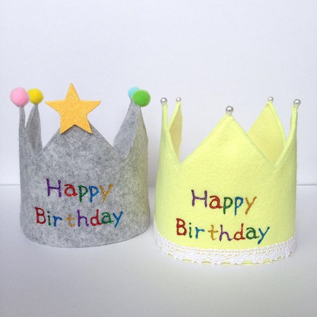 Amazon.co.jp: Doyime バースデー帽子 誕生日ハット6個セット誕生日 三角帽子 パーティーグッズ コーンハット 誕生日小道具HAPPY BIRTHDAY パーティー用品 パーティーハット 写真道具 大人 子供 誕生日帽子 簡単 手作 飾り付け 黒、青、ピンク、紫、黄、水色