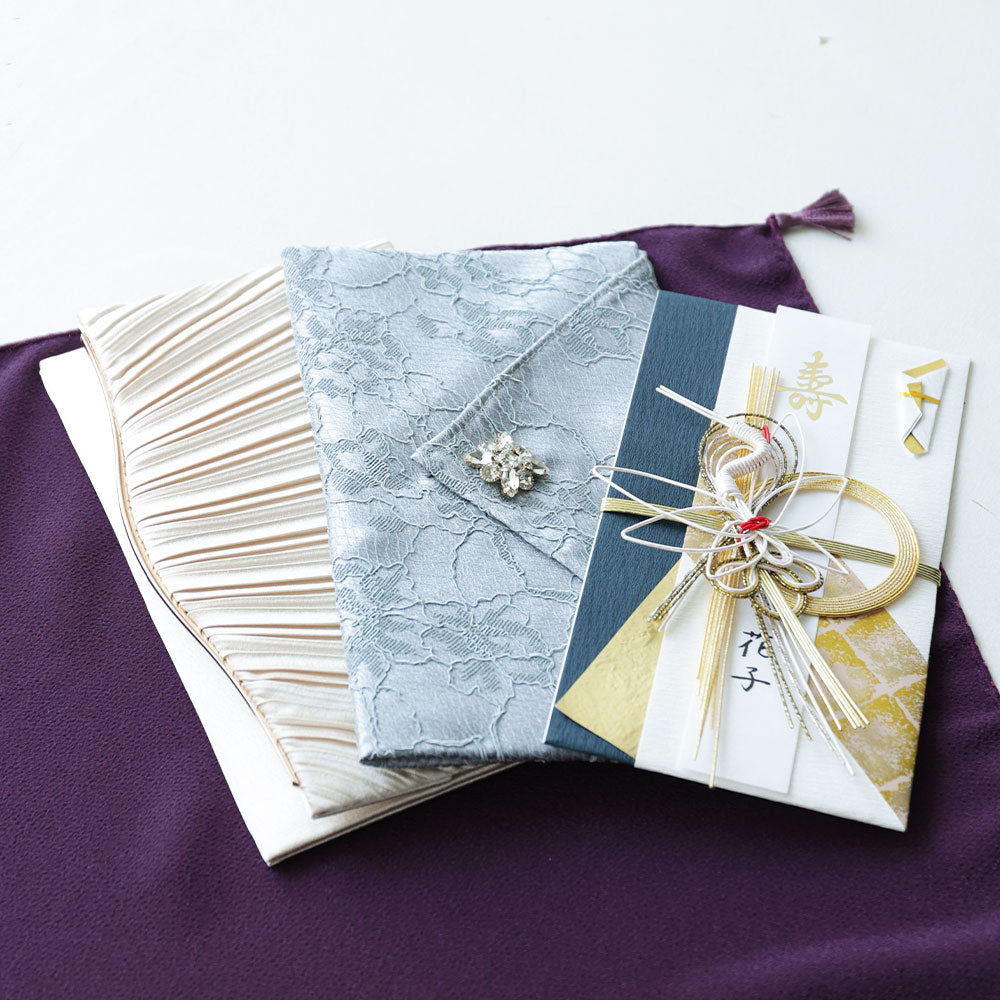 いらない? ふくさがないときのご祝儀袋の包み方 ハンカチで代用する方法を紹介イエコレクション iecolleインテリア、雑貨情報が満載のWEBメディア