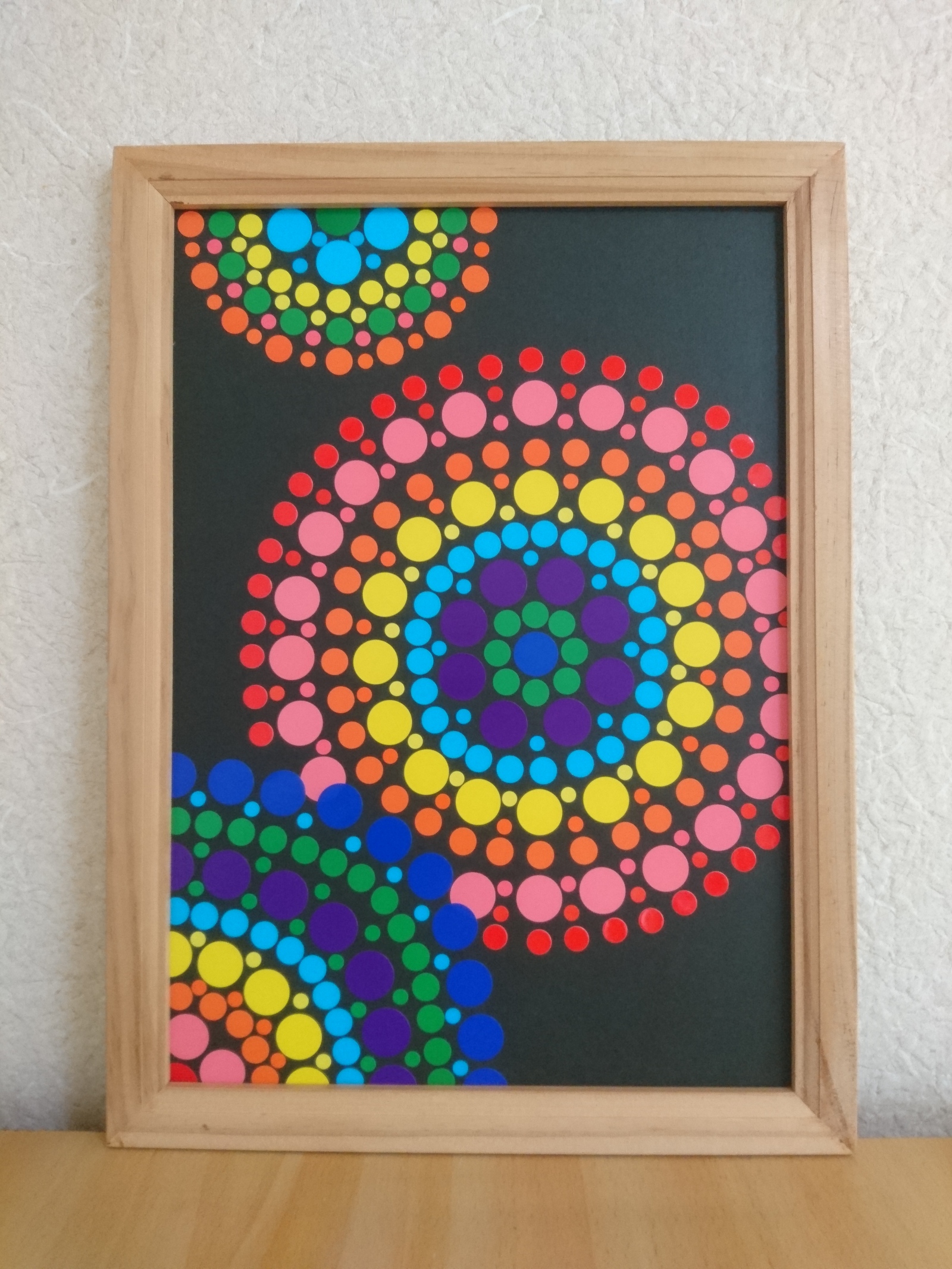 画像・写真丸シールで夜景を描く大村雪乃さん 点描画フォトギャラリー 43枚目ORICON NEWS