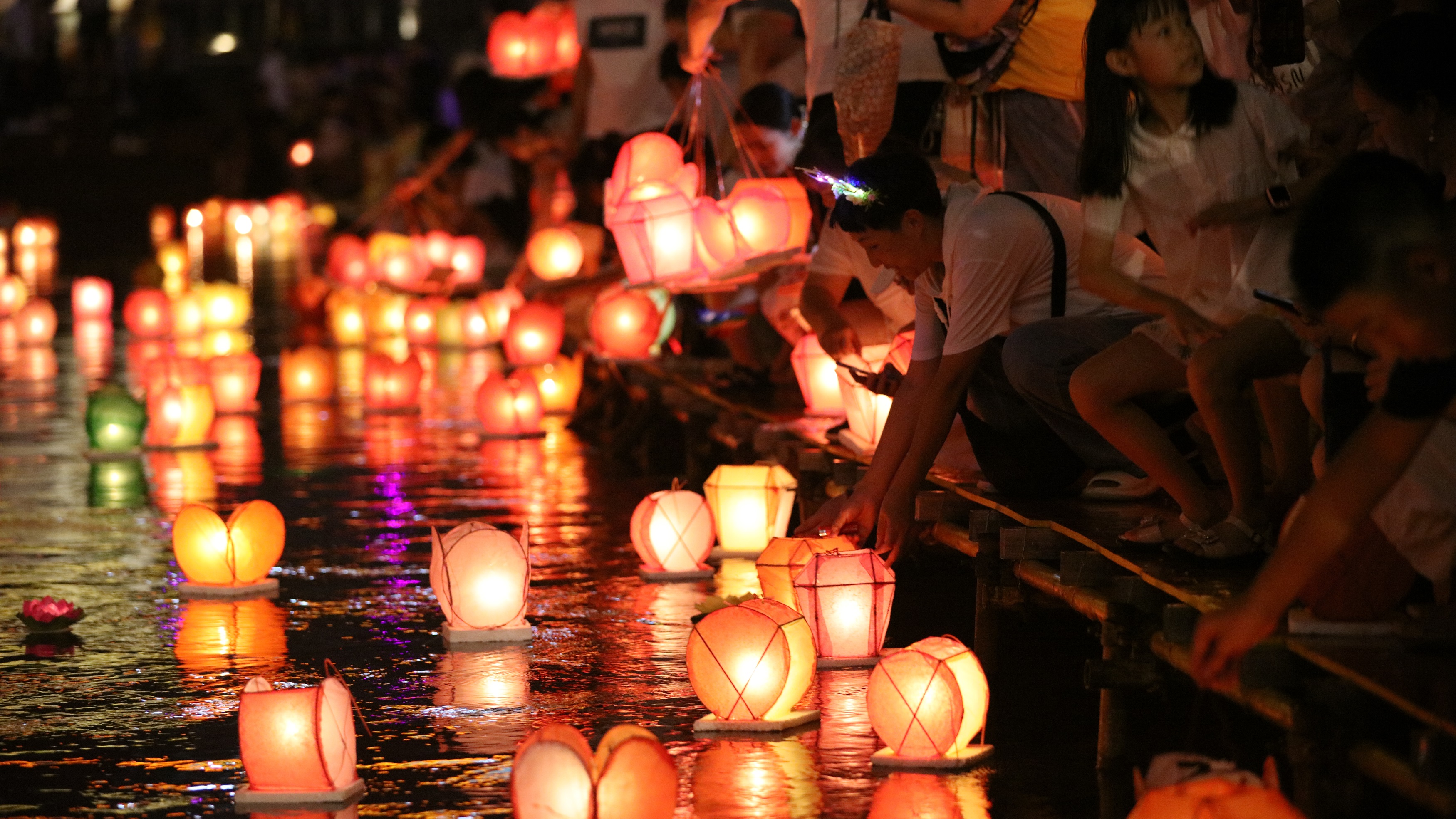 上海・豫園の灯籠祭りの写真素材1484628- PIXTA