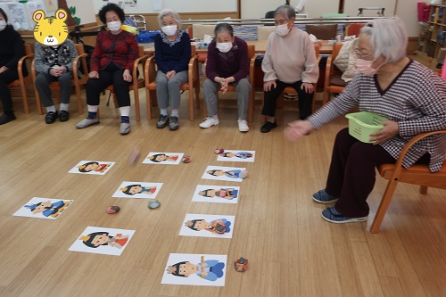 高齢者向け ひな祭りにおすすめのレクリエーション7選！明日の介護をもっと楽しく 介護のみらいラボ 公式