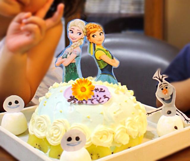 エルサのサプライズ バースデーケーキ - gelblog げるぶろぐ