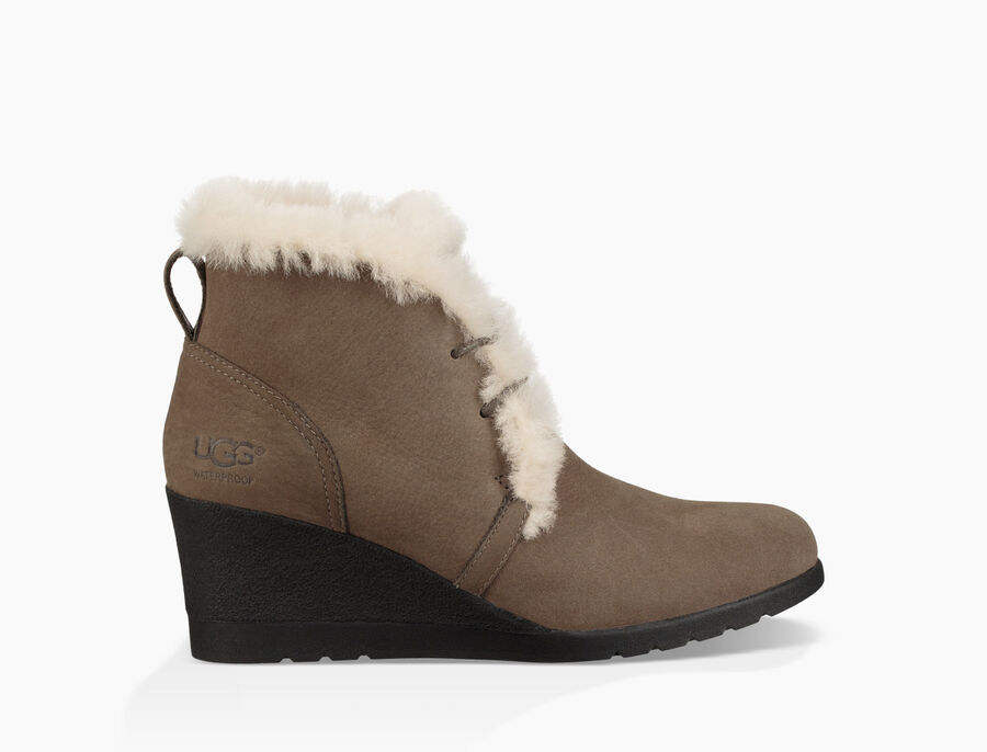 彼女へ贈る靴のクリスマスプレゼント。こだわりのブランドで、足元に最高の輝きを。Anny アニー